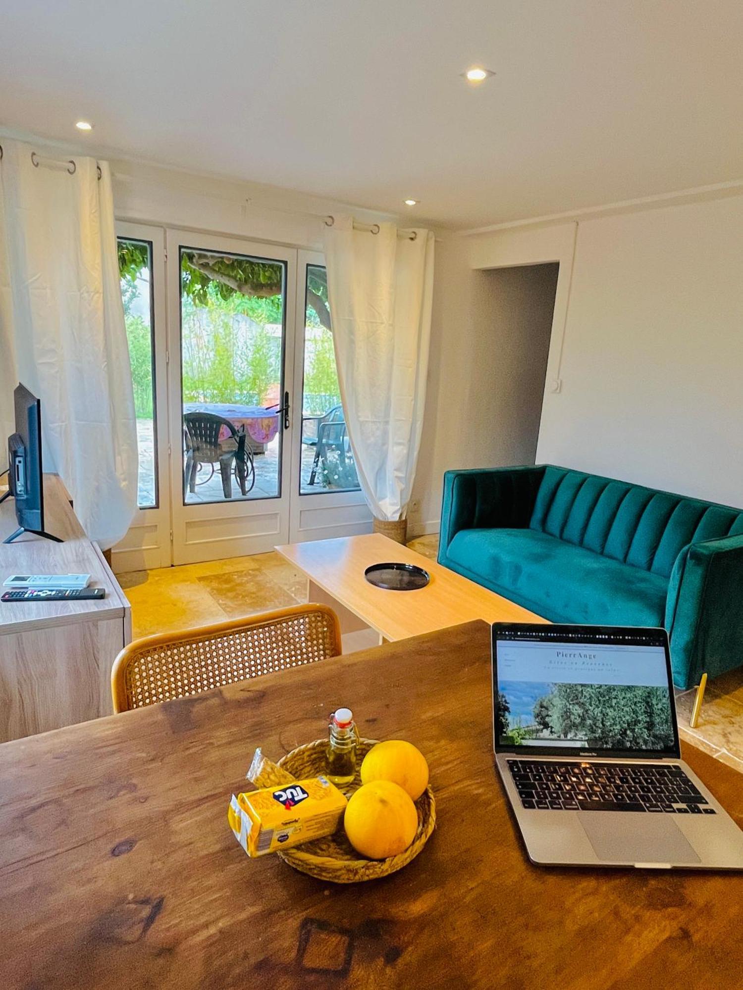 Pierrange Apartman Grillon Kültér fotó